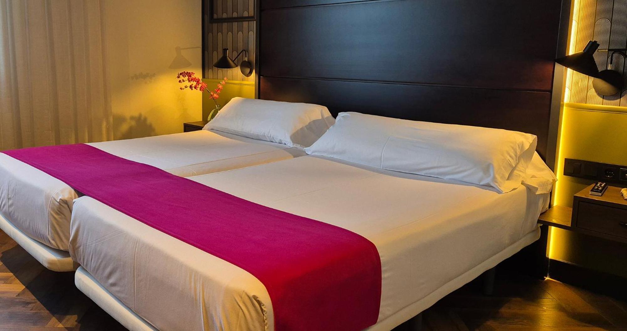 เบร์ติเซ เซบียา อัลฆาราเฟ่ Hotel บอร์มูโคส ภายนอก รูปภาพ